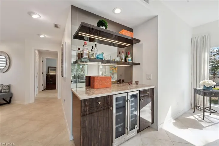780  Waterford  DR, Naples, FL 34113
