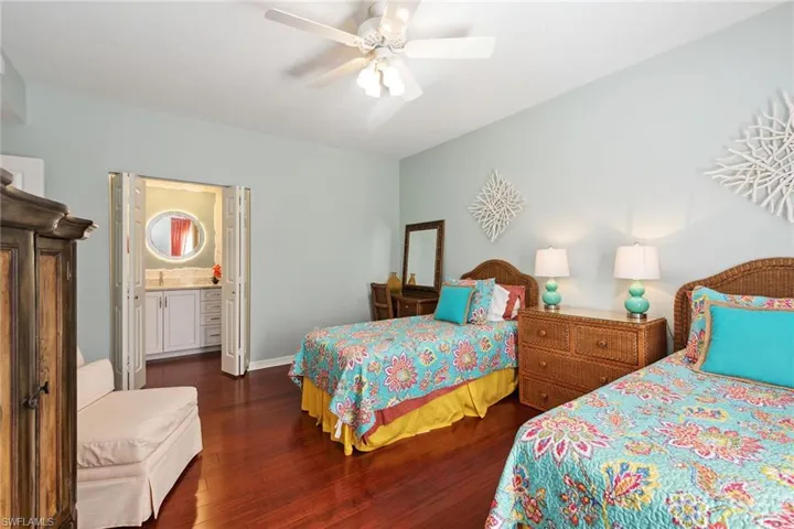 780  Waterford  DR, Naples, FL 34113