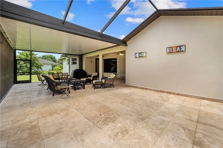 556 6th St Se, Naples, Florida 34117