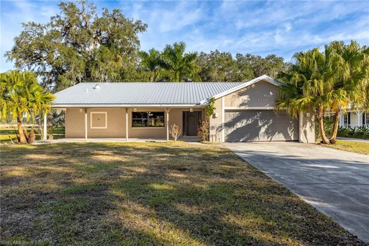 1250  Riverbend  DR, Labelle, FL 33935