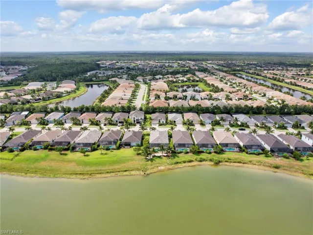 Community built around a 40 acre Lake