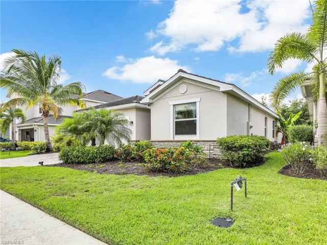 Beautiful Home built in 2020 w/stone accent and curb appeal