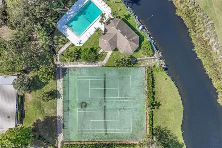 1520  Imperial Golf Course  BLVD, Naples, FL 34110