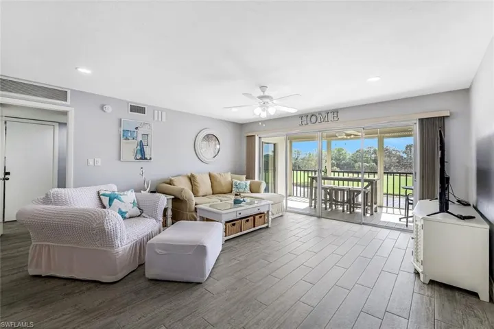 Casual Beachy decor