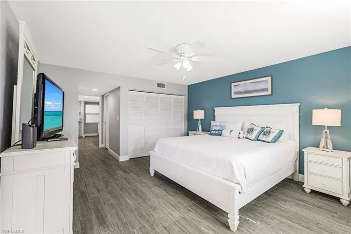 1520  Imperial Golf Course  BLVD, Naples, FL 34110