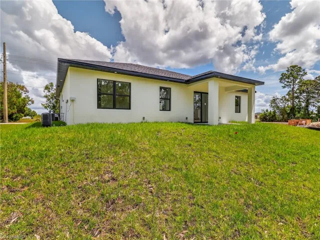792 Bell Blvd S, Lehigh Acres, Florida 33974