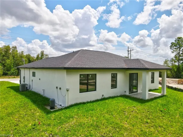 792 Bell Blvd S, Lehigh Acres, Florida 33974