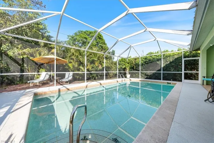 557  96th N AVE, Naples, FL 34108