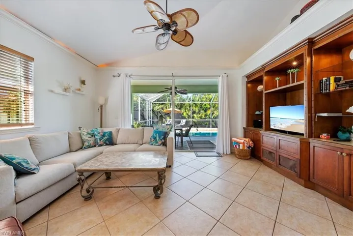 557  96th N AVE, Naples, FL 34108
