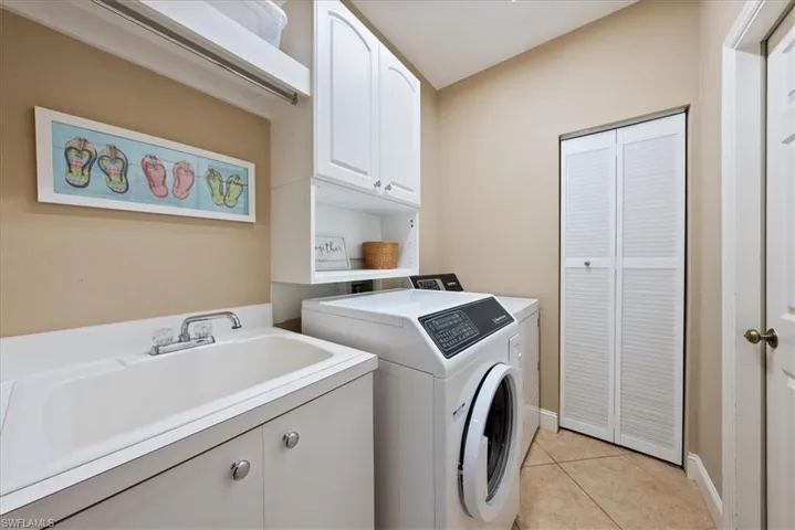 557  96th N AVE, Naples, FL 34108