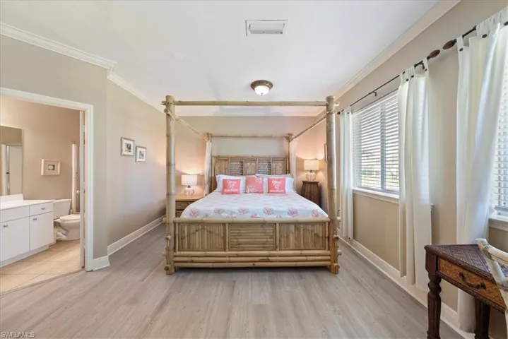 557  96th N AVE, Naples, FL 34108