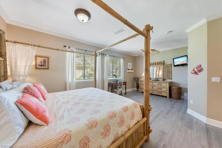 557  96th N AVE, Naples, FL 34108