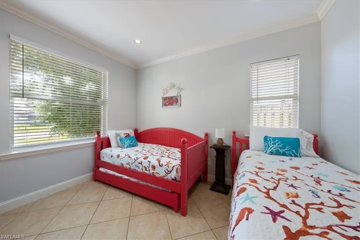 557  96th N AVE, Naples, FL 34108