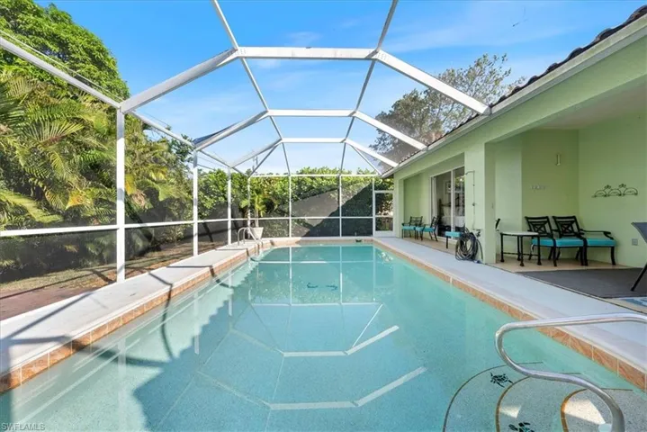 557  96th N AVE, Naples, FL 34108