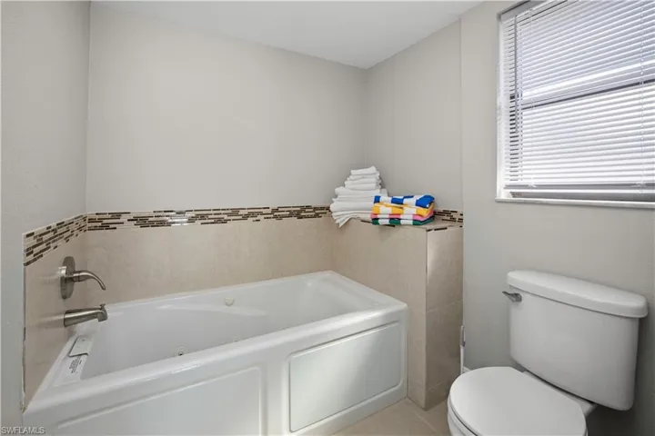 828 SW 51st  TER, Cape Coral, FL 33914