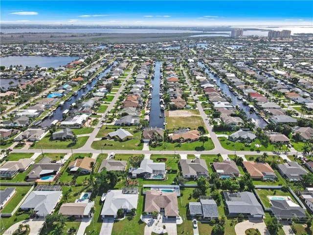 828 SW 51st  TER, Cape Coral, FL 33914