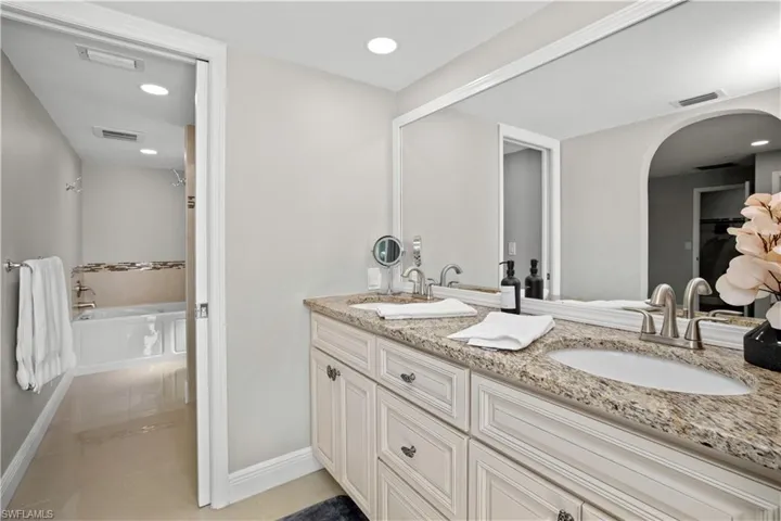 828 SW 51st  TER, Cape Coral, FL 33914
