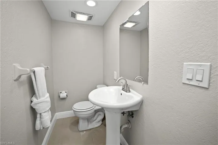 828 SW 51st  TER, Cape Coral, FL 33914