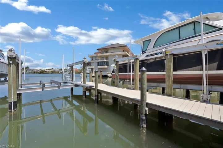 4450  Gulf Shore N BLVD, Naples, FL 34103