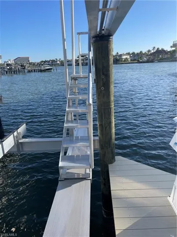4450  Gulf Shore N BLVD, Naples, FL 34103
