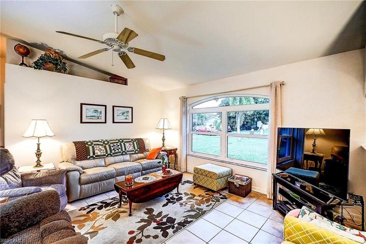 926 SE 27th  ST, CAPE CORAL, FL 33904