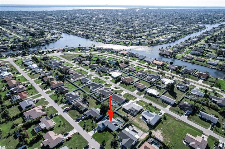 926 SE 27th  ST, CAPE CORAL, FL 33904