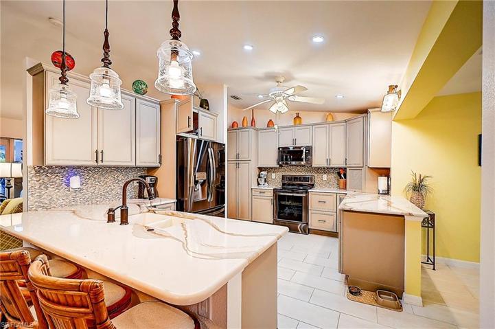 926 SE 27th  ST, CAPE CORAL, FL 33904