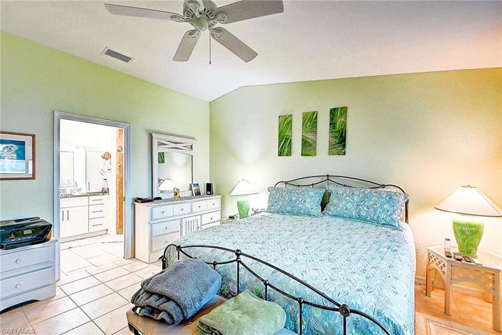 926 SE 27th  ST, CAPE CORAL, FL 33904