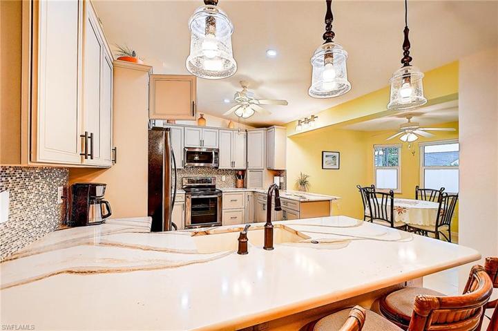 926 SE 27th  ST, CAPE CORAL, FL 33904