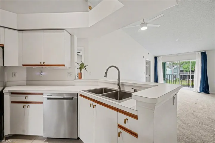 153 Wading Bird Cir J201, Naples, Florida 34110