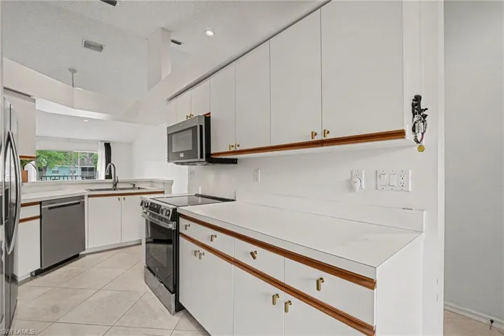 153 Wading Bird Cir J201, Naples, Florida 34110