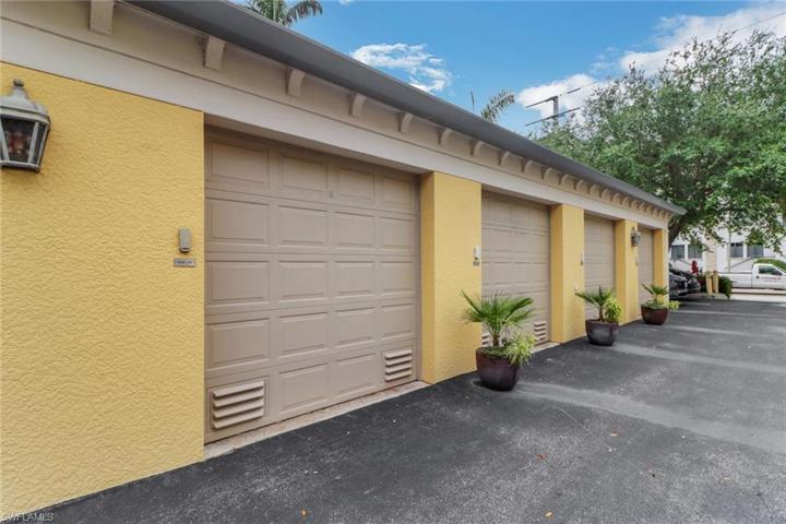 Detached one car garages