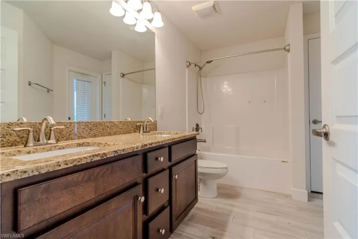 1513 Ne 43rd Ter, Cape Coral, Florida 33909
