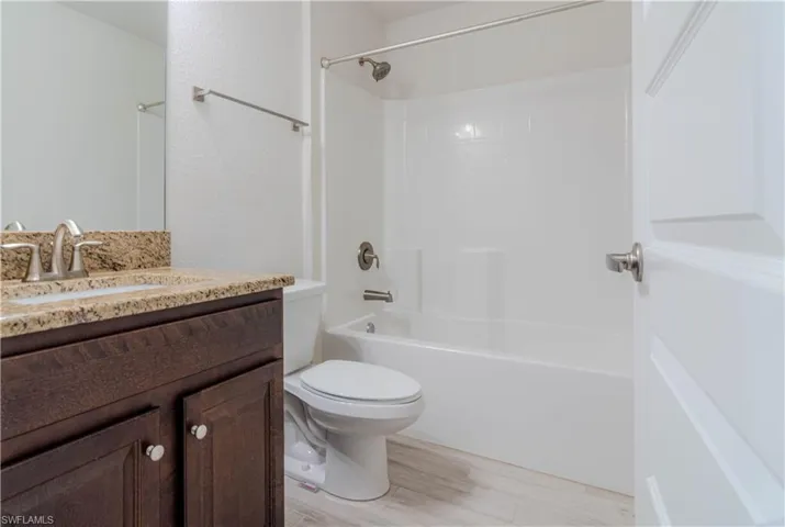 1513 Ne 43rd Ter, Cape Coral, Florida 33909