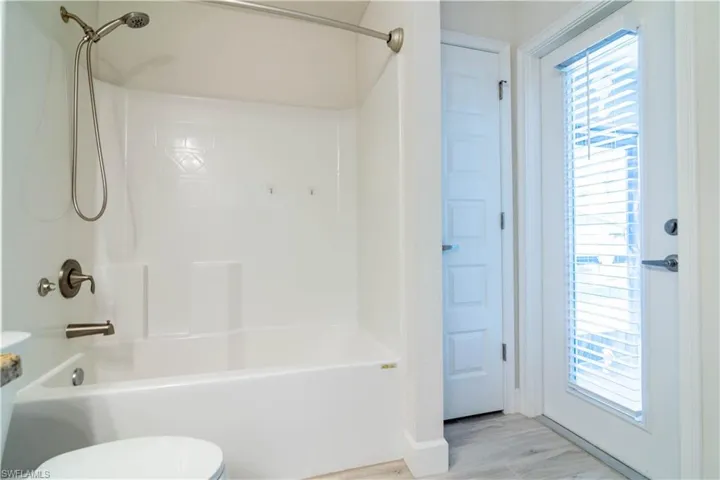 1513 Ne 43rd Ter, Cape Coral, Florida 33909