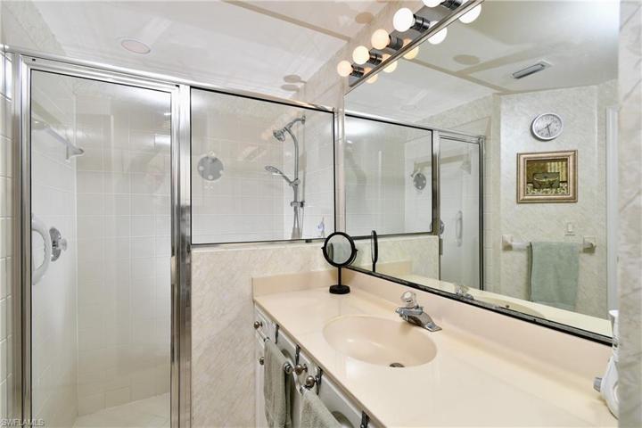 Walk in shower, single sink
