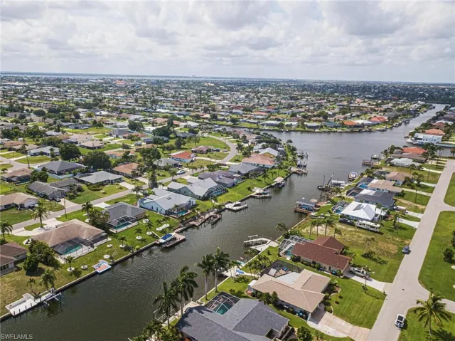 1911 Se 10th Ave, Cape Coral Fl 33990