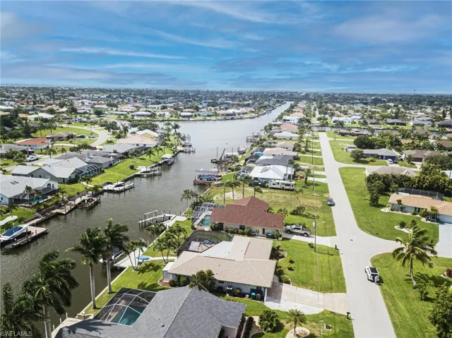 1911 Se 10th Ave, Cape Coral Fl 33990