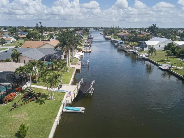 1911 Se 10th Ave, Cape Coral Fl 33990