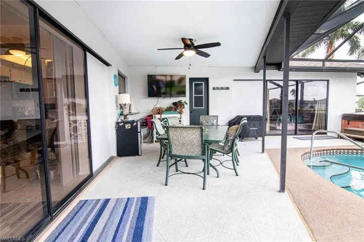 1911 Se 10th Ave, Cape Coral Fl 33990