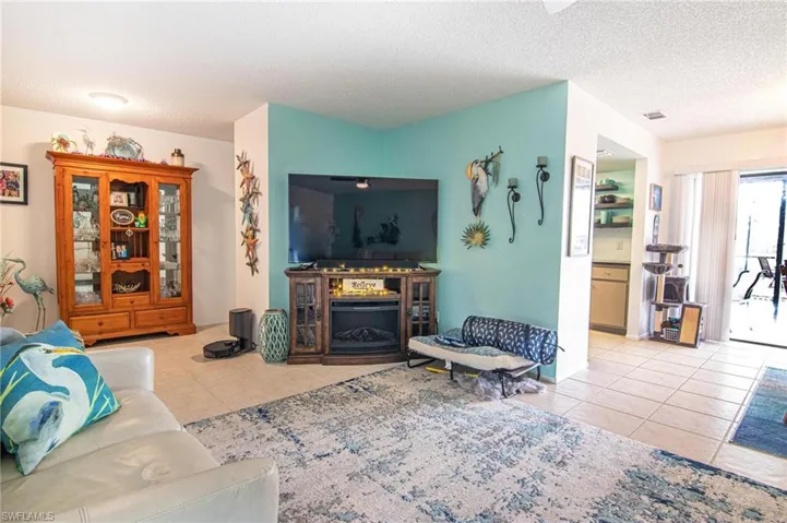 1911 Se 10th Ave, Cape Coral Fl 33990