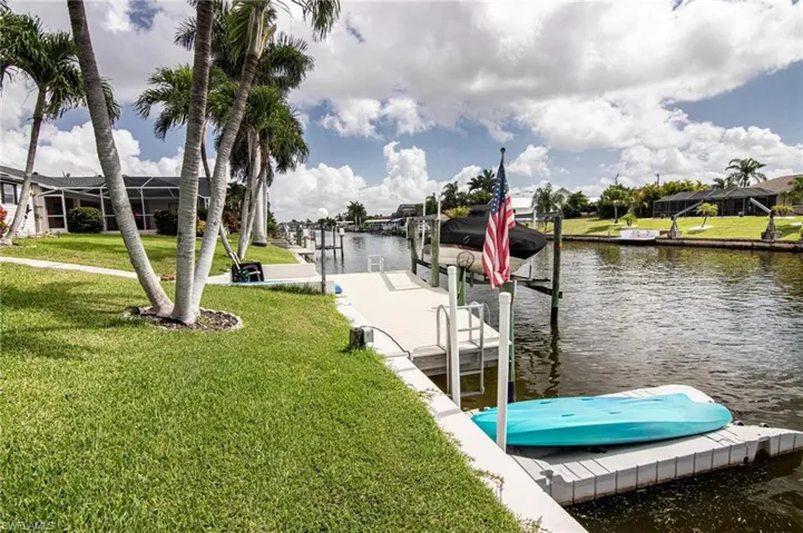 1911 Se 10th Ave, Cape Coral Fl 33990
