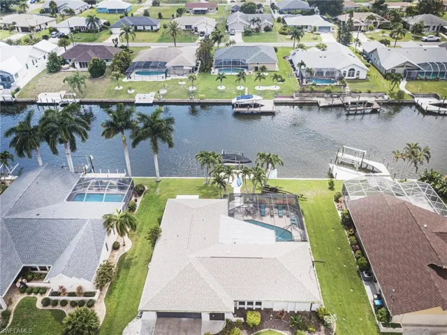 1911 Se 10th Ave, Cape Coral Fl 33990