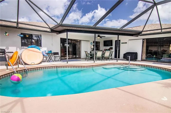 1911 Se 10th Ave, Cape Coral Fl 33990