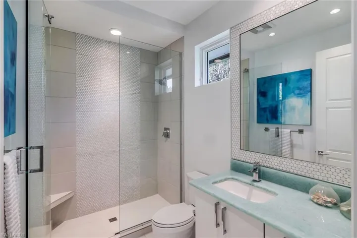 Second bedroom ensuite bath