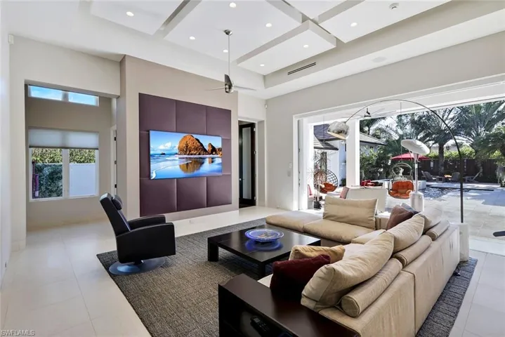 Living area that seamless transitions to the outdoor space.