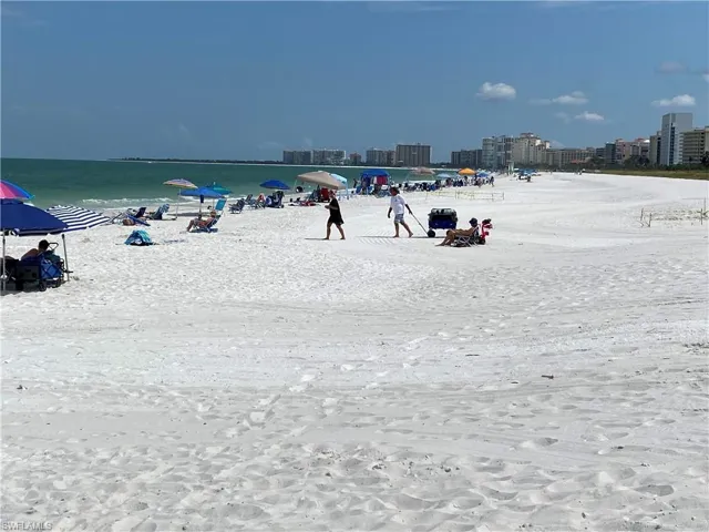 White sands