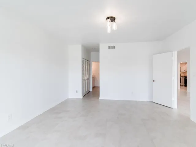 Walk in closet
