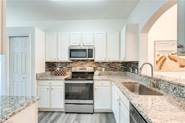 7863  Lake Sawgrass  LOOP, Fort Myers, FL 33907