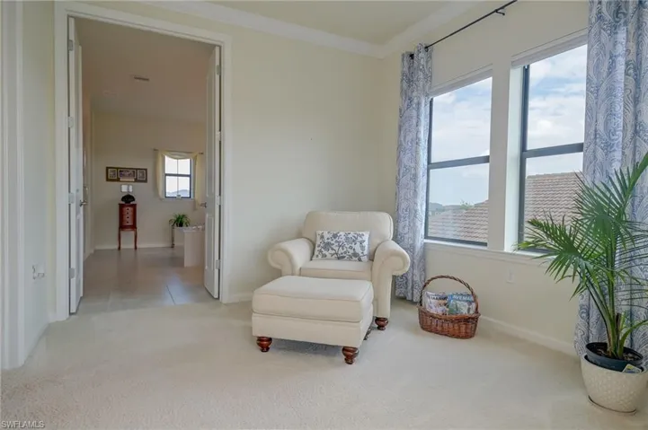 Master sitting area